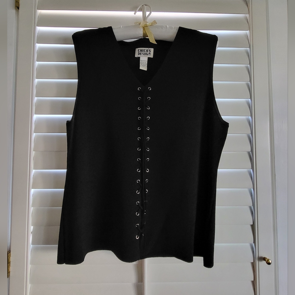 Chico's Black Criss-Cross Lace Up Sleeveless Cropped tank top size 3 --> L